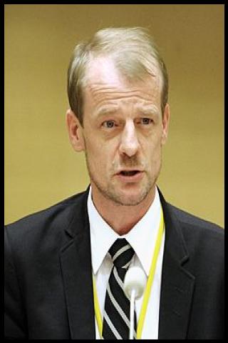 Famous People with surname Niclasen