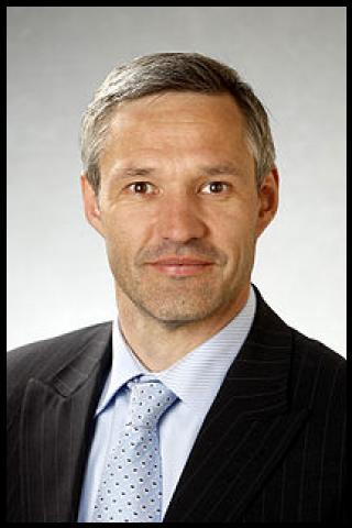 Famous People with surname Nool