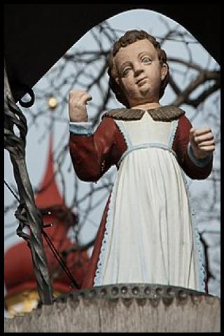 Famous People with surname Oxner