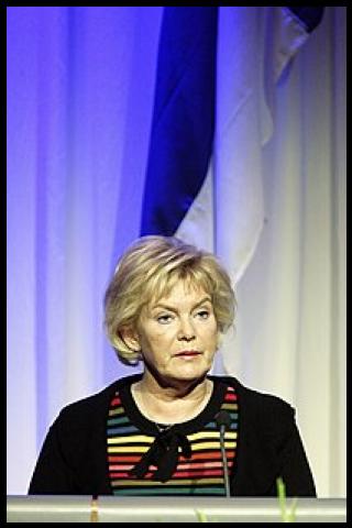 Famous People with surname P&eacute;tursd&oacute;ttir