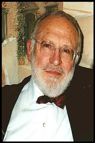 Famous People with surname Plee