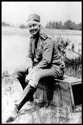 Famous People with surname Sandes