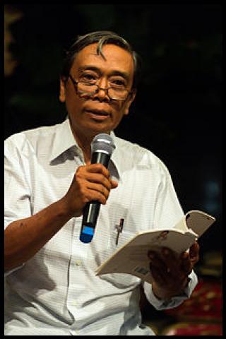 Famous People with surname Santosa