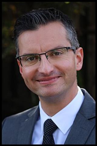 Famous People with surname &Scaron;arec