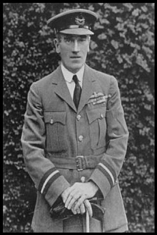 Famous People with surname Scarlett