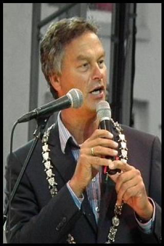 Famous People with surname Schneiders