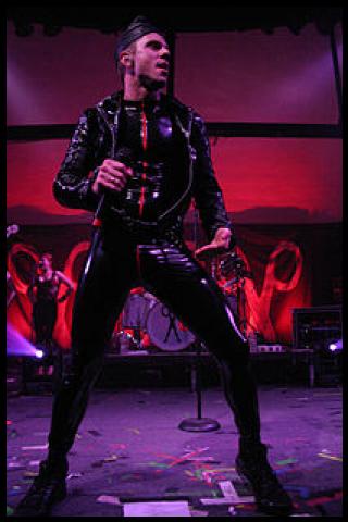 Famous People with surname Shears