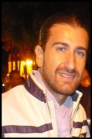 Famous People with surname Siani