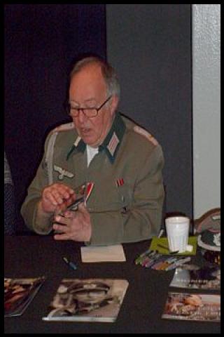 Famous People with surname Siner