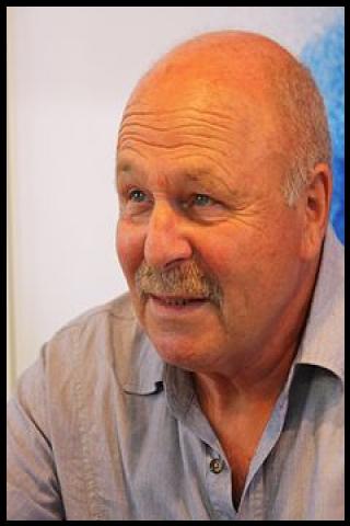 Famous People with surname Skoumal