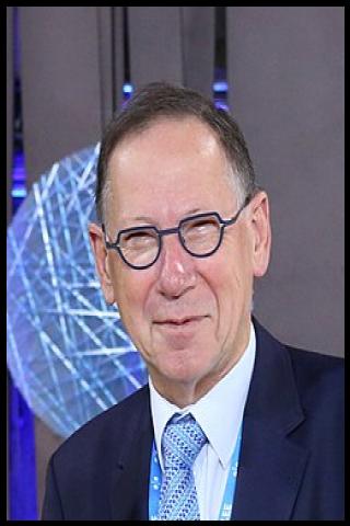 Famous People with surname Soete