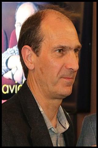 Famous People with surname Sproxton