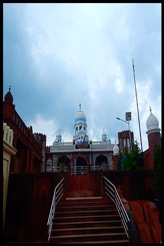 Famous People with surname Sundari