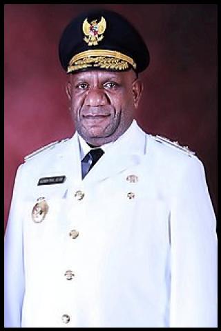 Famous People with surname Tinal