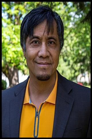 Famous People with surname Tizon