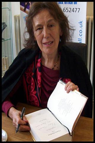 Famous People with surname Tomalin