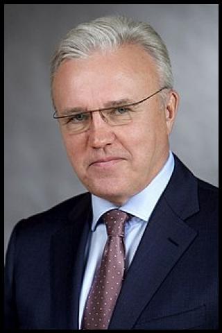 Famous People with surname Uss