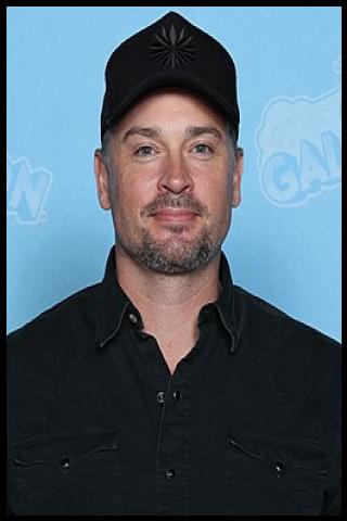 Famous People with surname Welling