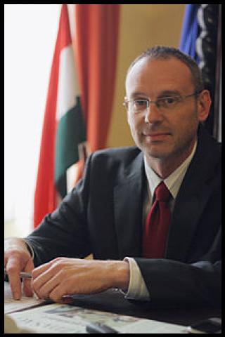 Famous People with surname Zsig&oacute;