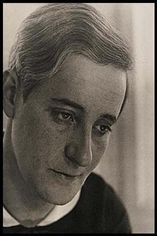 Famous People with name Aenne