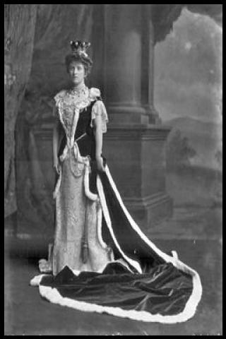 Famous People with name Almina