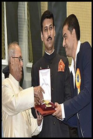 Famous People with name Dil