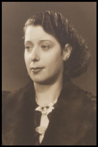 Famous People with name Herminia