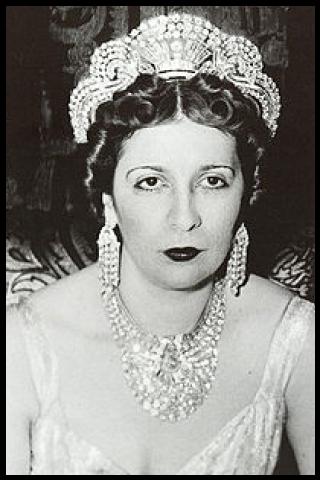 Famous People with name Nazli