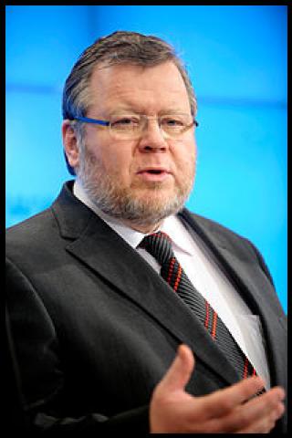 Famous People with name &Ouml;ssur