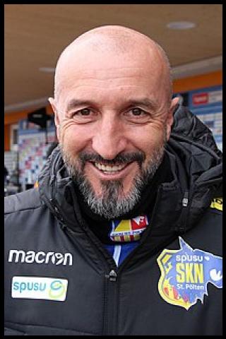 Famous People with name R&aacute;nk&oacute;