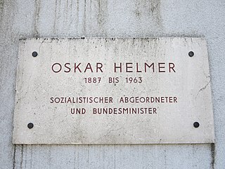 Oskar Helmer