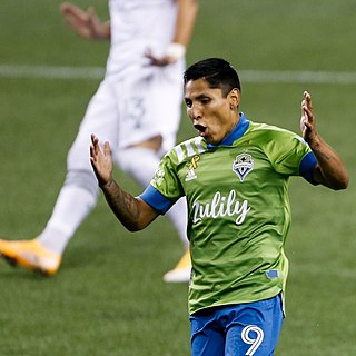 Raúl Ruidíaz GOLIADOR DE UNIVERSITARIO