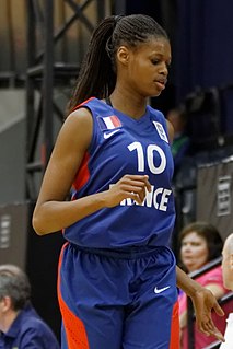 Valériane Ayayi